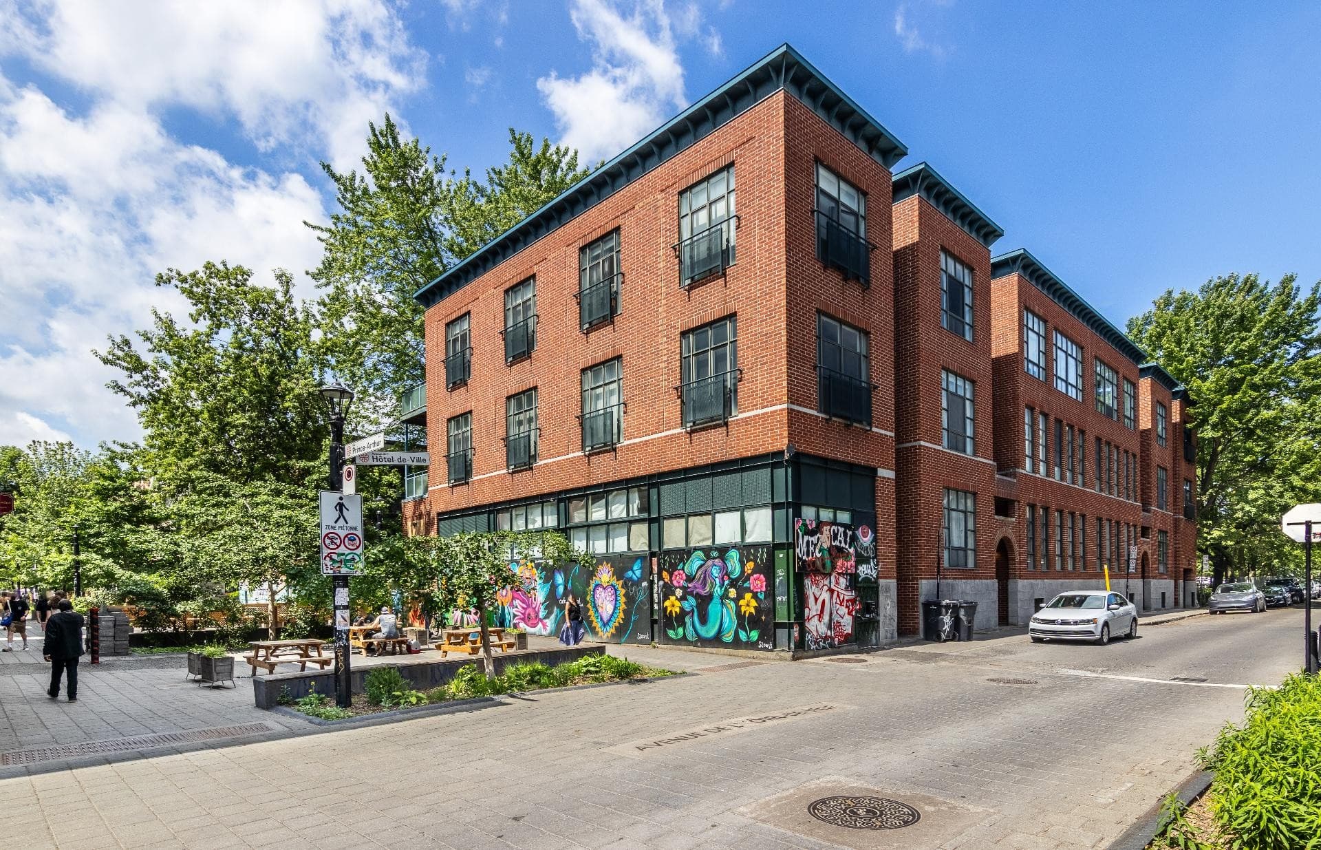 3608 Av. De L'hôtel-de-ville 3