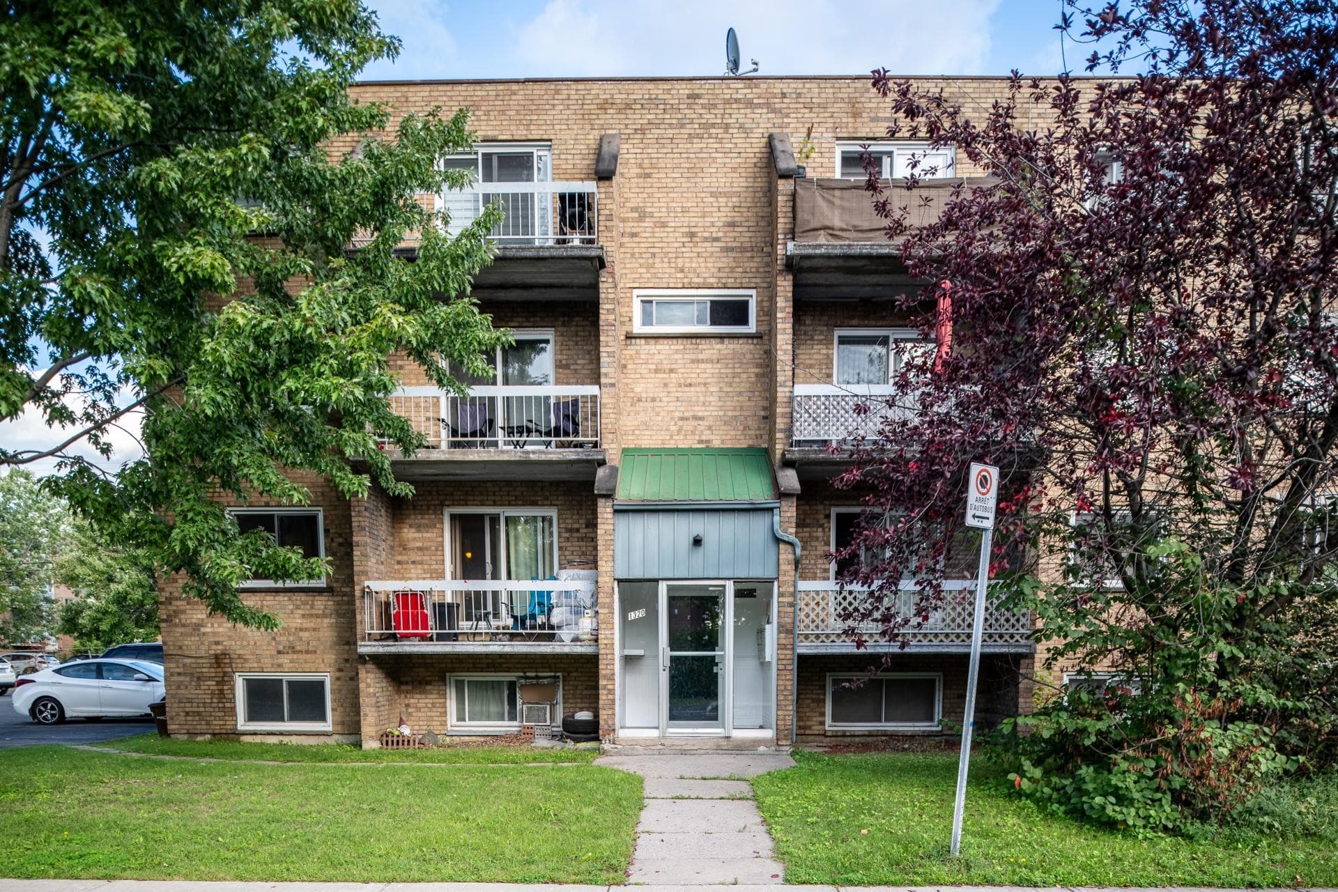 1320 Rue Beauregard