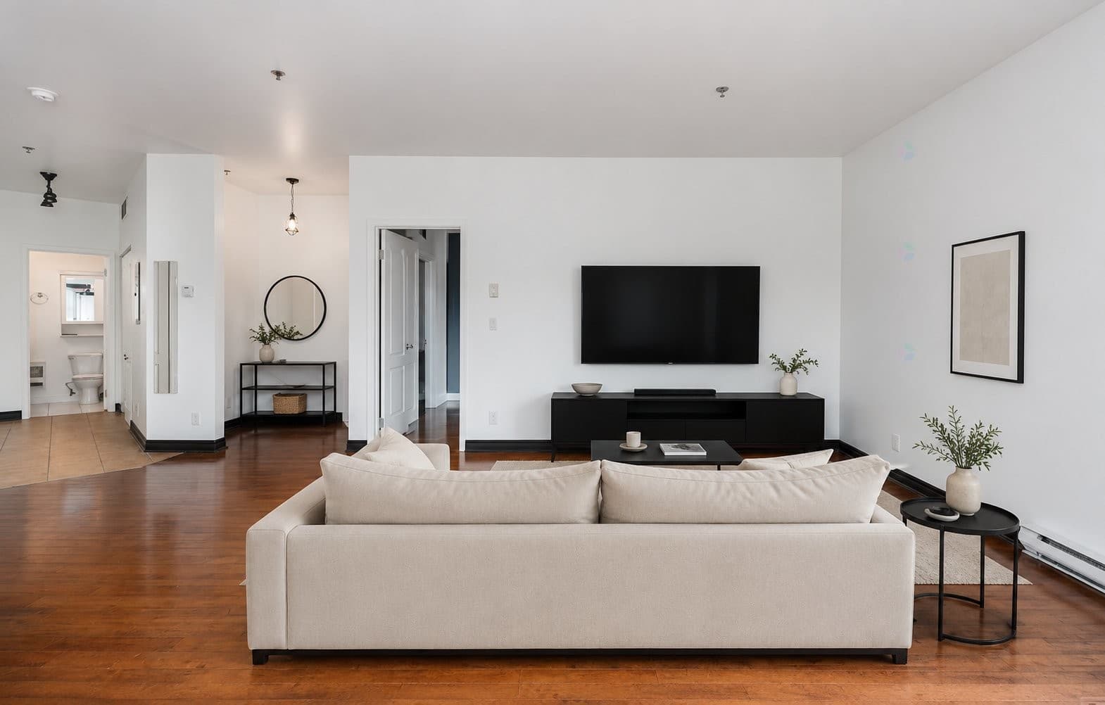 4545 Av. Girouard 406