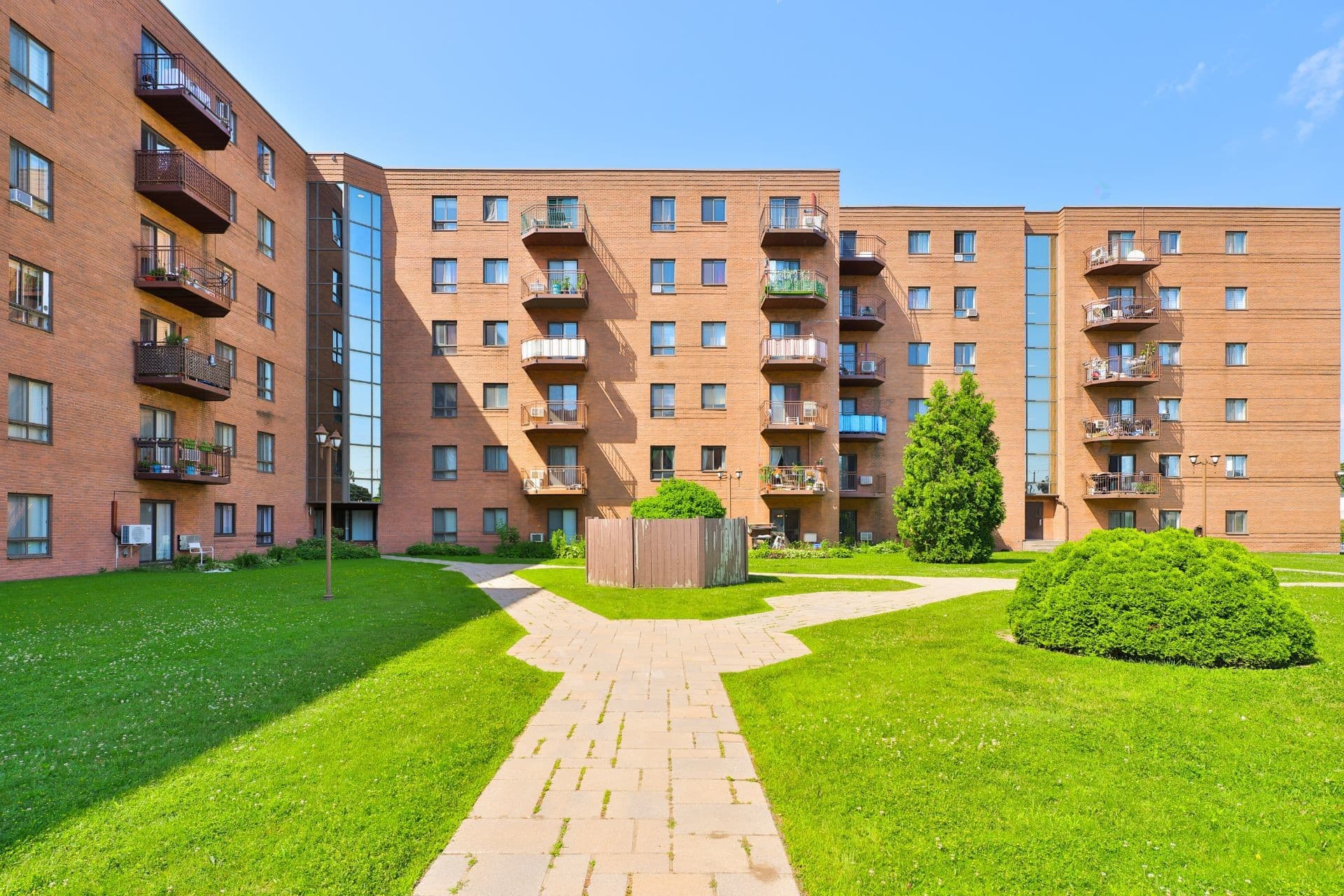 4655 Boul. Henri-bourassa O. 109